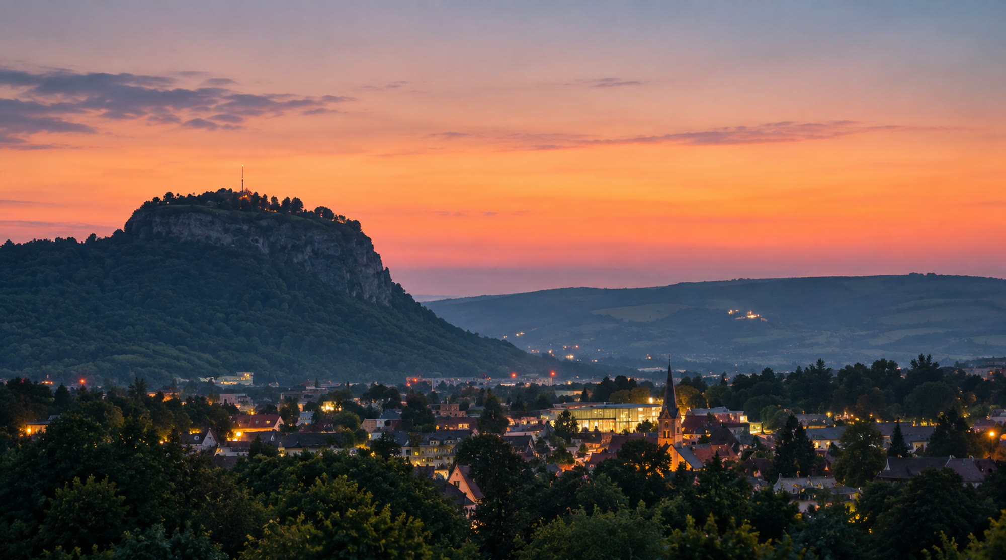 Der Hohentwiel bei Singen in der Abendstimmung